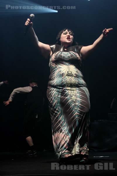 BETH DITTO - 2011-05-27 - PARIS - Nef Nord - Grande Halle - 